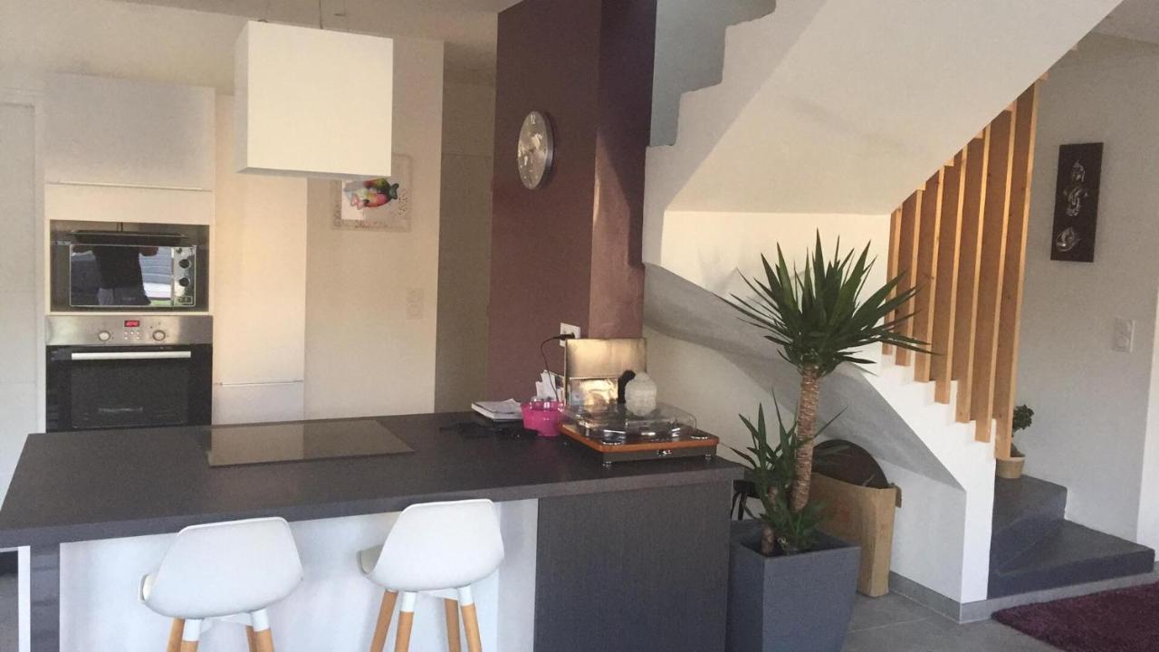 Agreable Maison Moderne Le Hézo Exterior foto